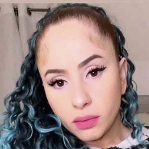 Miz Vanezza, 45 (Facebook明星)