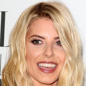 Mollie King, 38 (流行歌手)