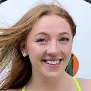 Molly Carlson image 3