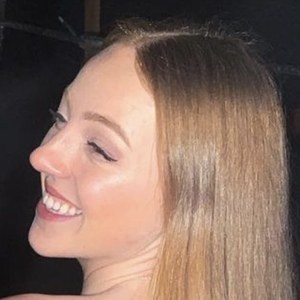 Molly Carlson image 8