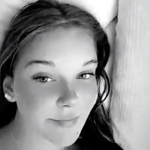 Molly Louise Young, 18 (Instagram Star)