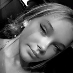 Molly Louise Young, 18 (Instagram Star)