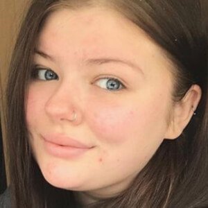 Molly McFadden, 24 (Instagram Star)