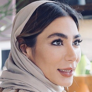 Mommy Hengameh, 34 (Звезда Инстаграма)