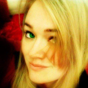 MommyOFive, 40 (YouTube Star)
