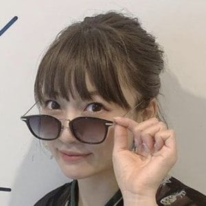 Momo, 40 (Instagram Star)