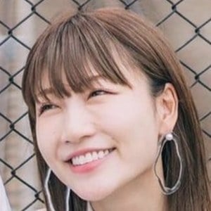 Momo, 40 (Instagram Star)