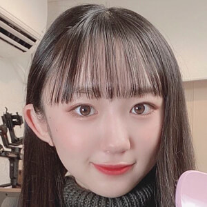 Momoka Channel, 19 (YouTube Star)