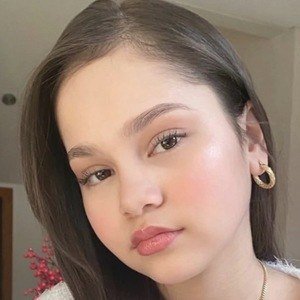 Mona Alawi, 21 (TV Actress)