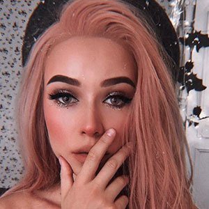 Monika Falcik, 30 (Instagram明星)