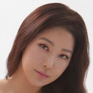 Moon Maison, 35 (Model)