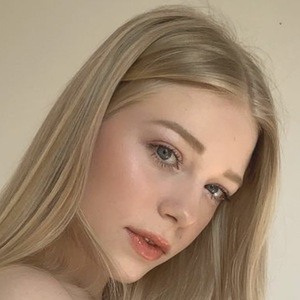 Moonlightblossom, 24 (TikTok明星)