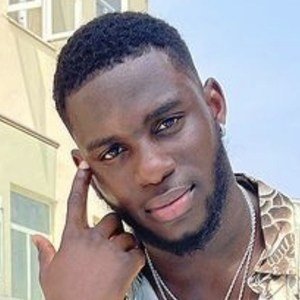 Moses LDN, 26 (Estrella de Instagram)