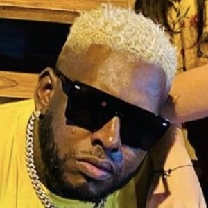 Mr. Black La Fama, 31 (说唱歌手)