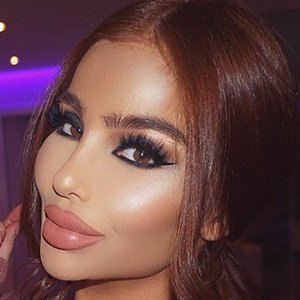 Mrs. Goodlife Pani, 33 (Instagram-ster)