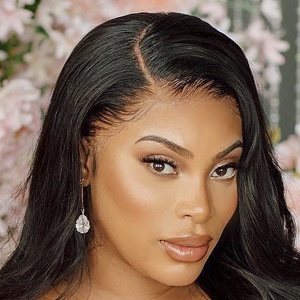 MsRoshPosh, 41 (Звезда Youtube)