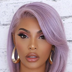 MsRoshPosh, 41 (Звезда Youtube)