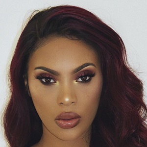 MsRoshPosh, 41 (YouTube Star)