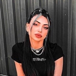 muna.toma, 27 (TikTok明星)