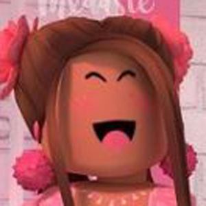 Mxddsie, 19 (YouTube Star)