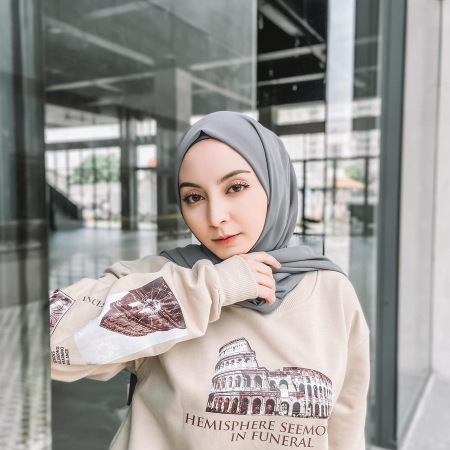 Nabila Bella, 30 (Instagram Star)