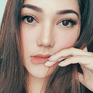 Nabila Gardena Putri, 28 (Instagram Star)