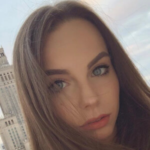 Nadia Dlugosz, 29 (YouTube Star)