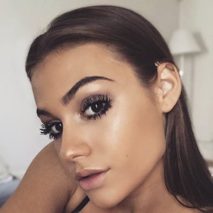 Nadia Jémez, 26 (Instagram明星)