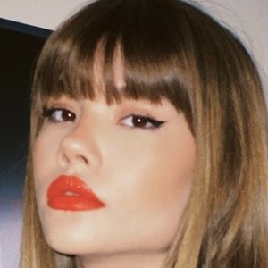 Nadia Navarro, 20 (Instagram Star)