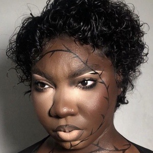 naezrahlooks image 3