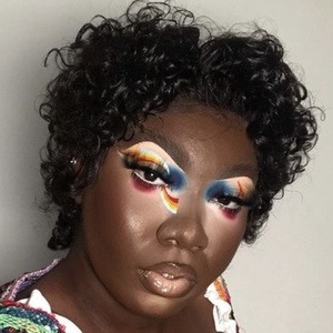 naezrahlooks image 7