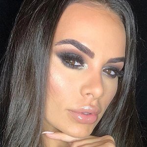 Naida Naki Gadzo, 34 (Instagram明星)