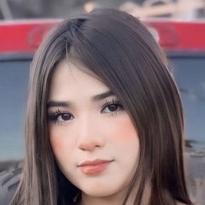 naileaarellano0, 25 (Звезда Тиктока)