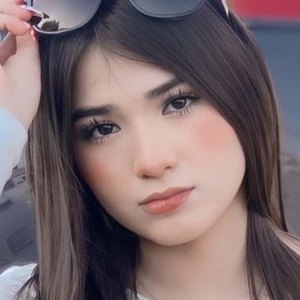 naileaarellano0, 25 (TikTok Star)