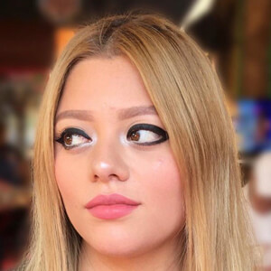 Nallely Martinez image 5