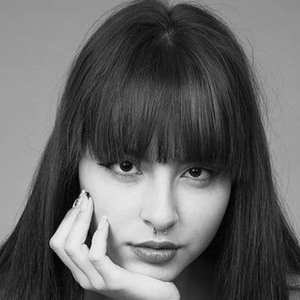 Nana Walker, 25 (YouTube明星)