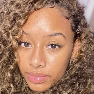 nana.boommmm, 20 (TikTok Star)