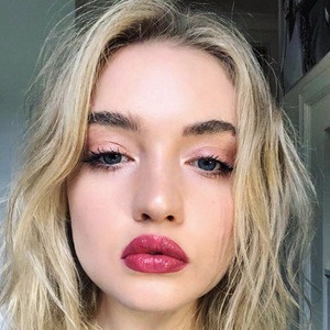 Nancy Elza, 31 (Estrella de Instagram)