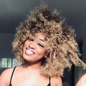 Naobabe, 29 (Ngôi sao Instagram)