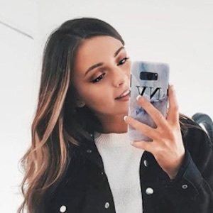 Naomi Victoria, 33 (YouTube明星)