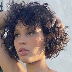 Nara Aziza, 22 (Instagram Star)