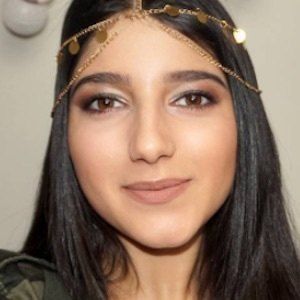 Narins Beauty, 25 (YouTuber)