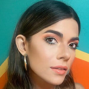 Natalia Lugo, 33 (YouTube明星)