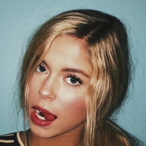 Natalie Anderson, 22 (TikTok Star)