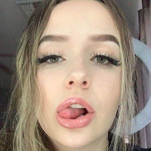 Natalie Shay, 23 (YouTube Star)