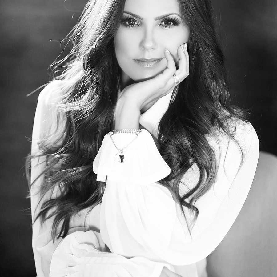 Nataly Mello, 41 (Doctor)