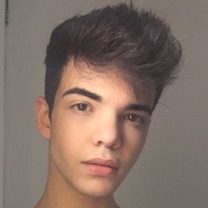 Natan Magalhães, 27 (流行歌手)