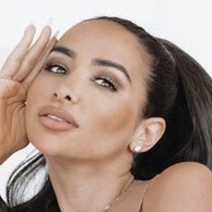 Natasha Graziano, 35 (小說家)