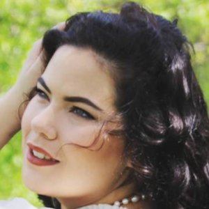 Natasha Polis, 31 (YouTube明星)