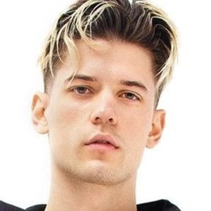 Nate Hill, 31 (eSports Player)